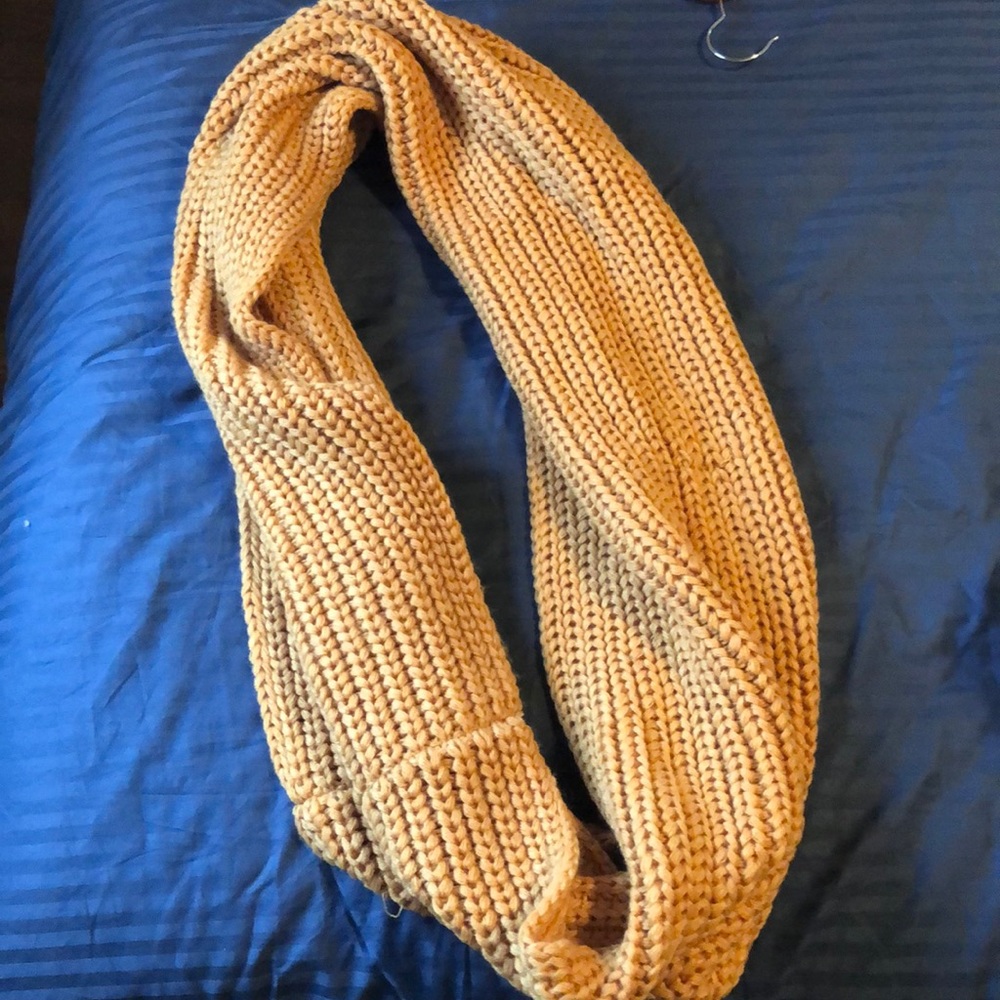 Fluffy Circle Scarf